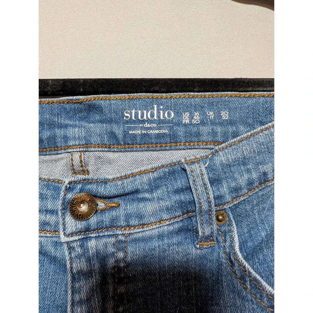 Studio by D&Co Women's Light Wash Patchwork Straight Leg Jeans QVC Comfort 16‎
